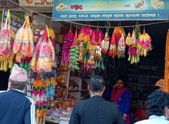 पोखरा महानगरको अनुगमनः प्लाष्टिकजन्य फूलगुच्छा उत्पादन, आयात र विक्री वितरणमा रोक