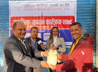 एभरेस्ट एफ एमद्वारा आकस्मिक रक्तदानमा १५१ यूनिट रगत संकलन