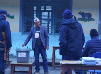 गण्डकी प्रदेश सभा सदस्यका उम्मेदवार श्यामले गरे मतदान