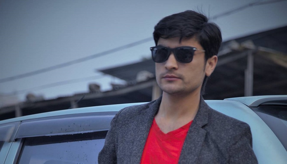 महेश त्रिपाठी