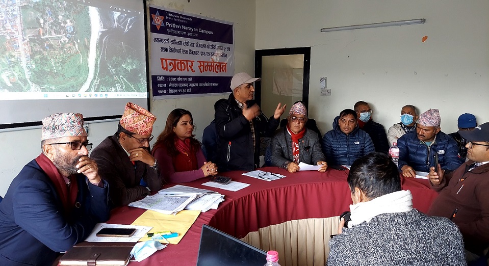 पृथ्वीनारायण क्याम्पसमाको अनुमती बिना सेती नदी माथि पुल निर्माण थालेपछि विरोध