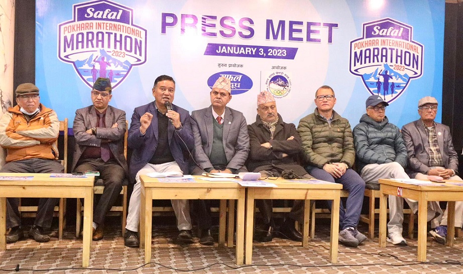 सफल पोखरा म्याराथनको १७ औं संस्करण फागुन पहिलो साता पत्रकार सम्मेलनमा जानकारी दिदै । तस्बिरः सुर्दशन रञ्जित