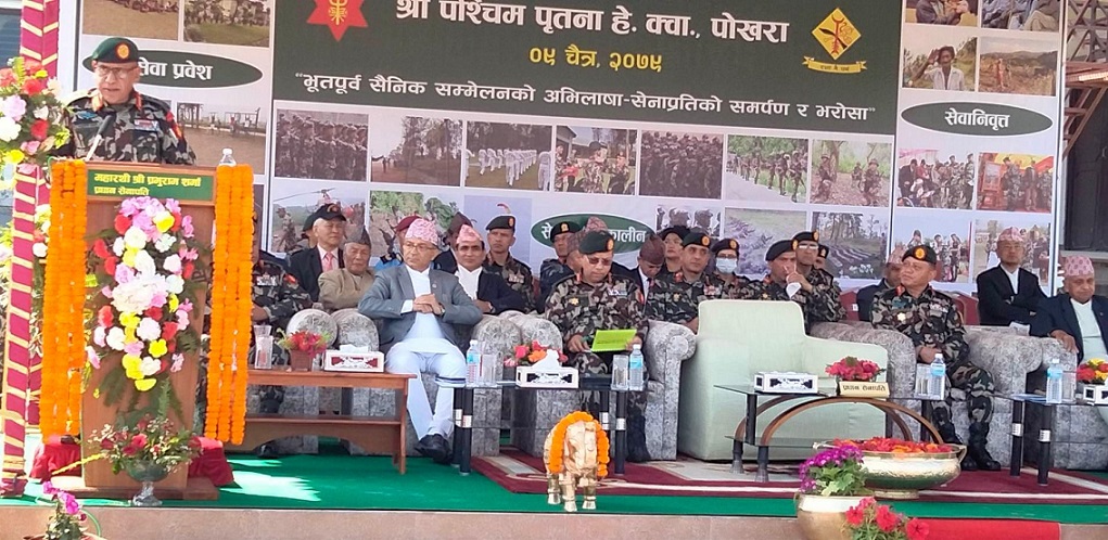 सेनाको संख्या सरकारले तोक्ने हो, बाहिरी व्यक्तिले हैनः प्रधान सेनापति शर्मा