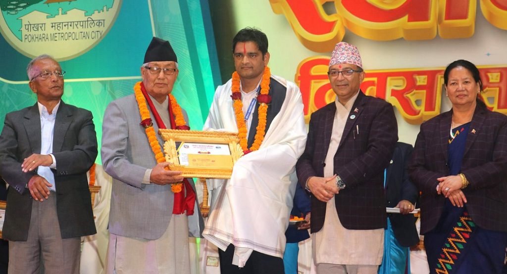 महानगर स्थापना दिवसः २६ जना कर्मचारीलाई दिर्घसेवा, कडरिया वर्षकै सर्वोत्कृष्ट कर्मचारी सम्मान