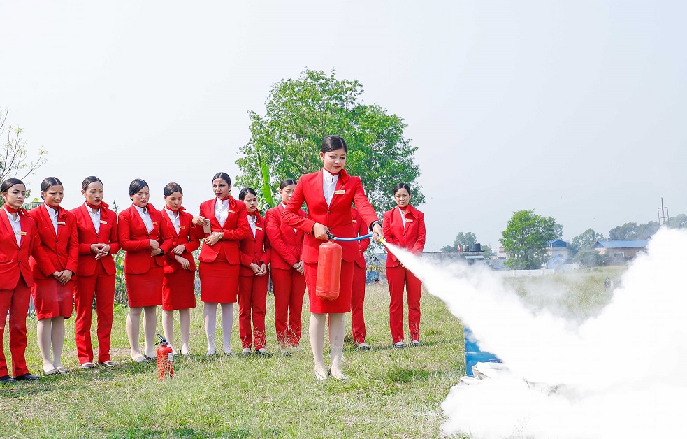 पोखरामा एयरहोष्टेस (क्याविन क्रु) प्रशिक्षण