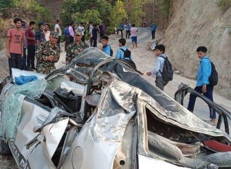 प्युठानमा कार दुर्घटना हुदाँ आठ जनाको निधन