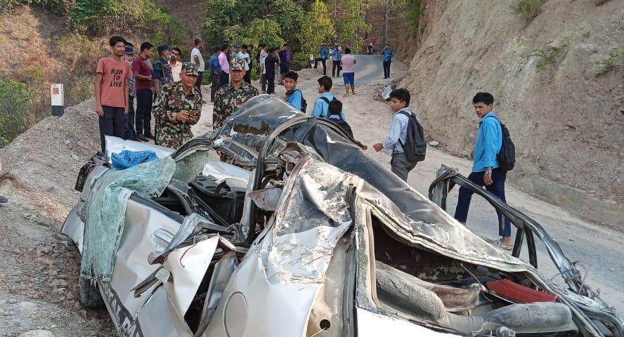 प्युठानमा कार दुर्घटना हुदाँ आठ जनाको निधन