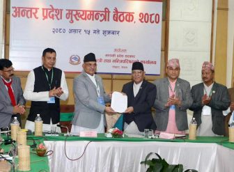 मुख्यमन्त्रीहरुले प्रधानमन्त्रीलाई १७ बुँदे साझापत्र बुझाए