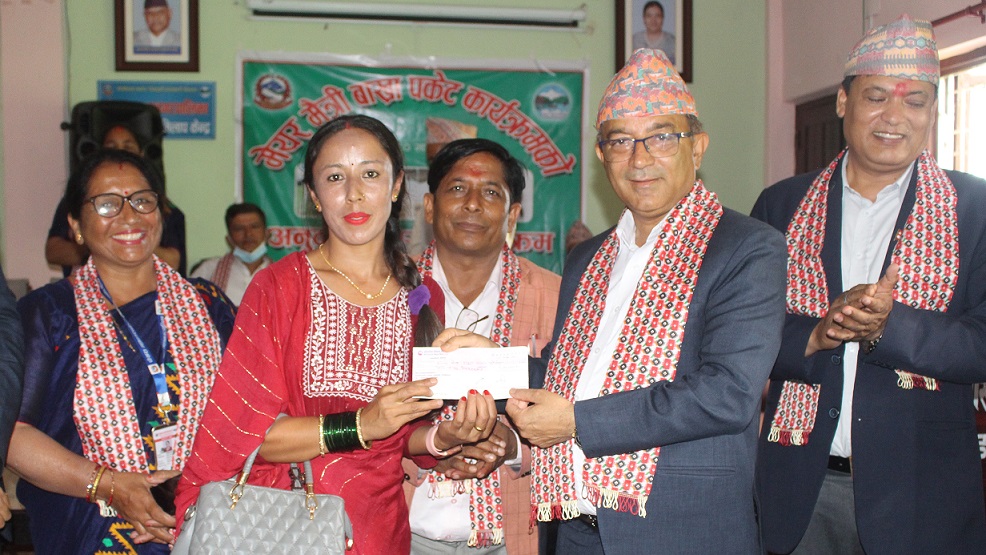 पोखरा महानगरका कृषकलाई ४४ लाख अनुदान, आयात प्रतिस्थापनका लागि उत्पादनमा जोडः प्रमुख आचार्य