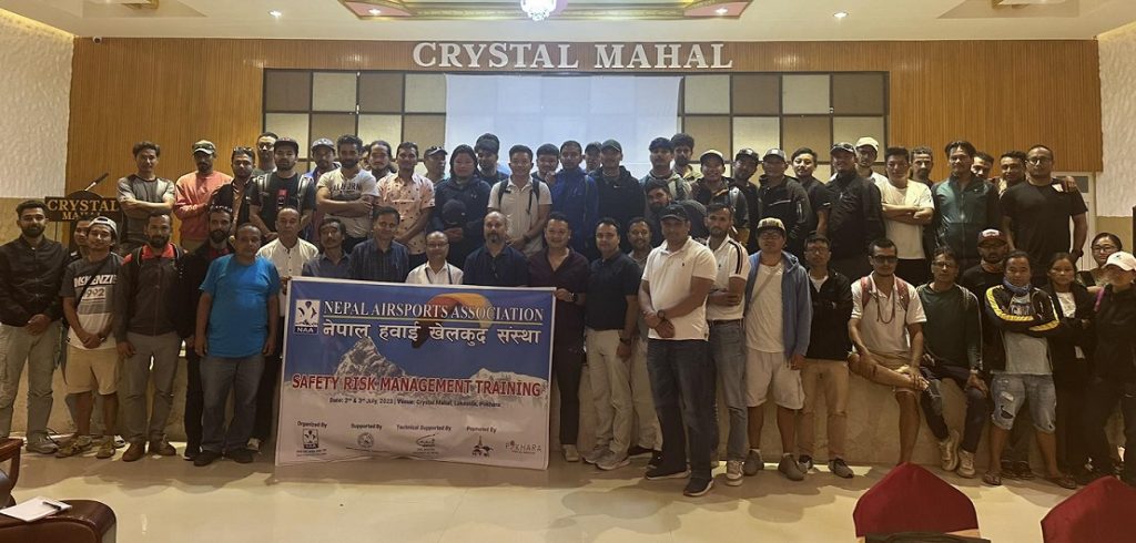 पोखरामा प्याराग्लाइडिङ पाइलटलाई एयर ट्राफिक म्यानेजमेन्ट तालिम