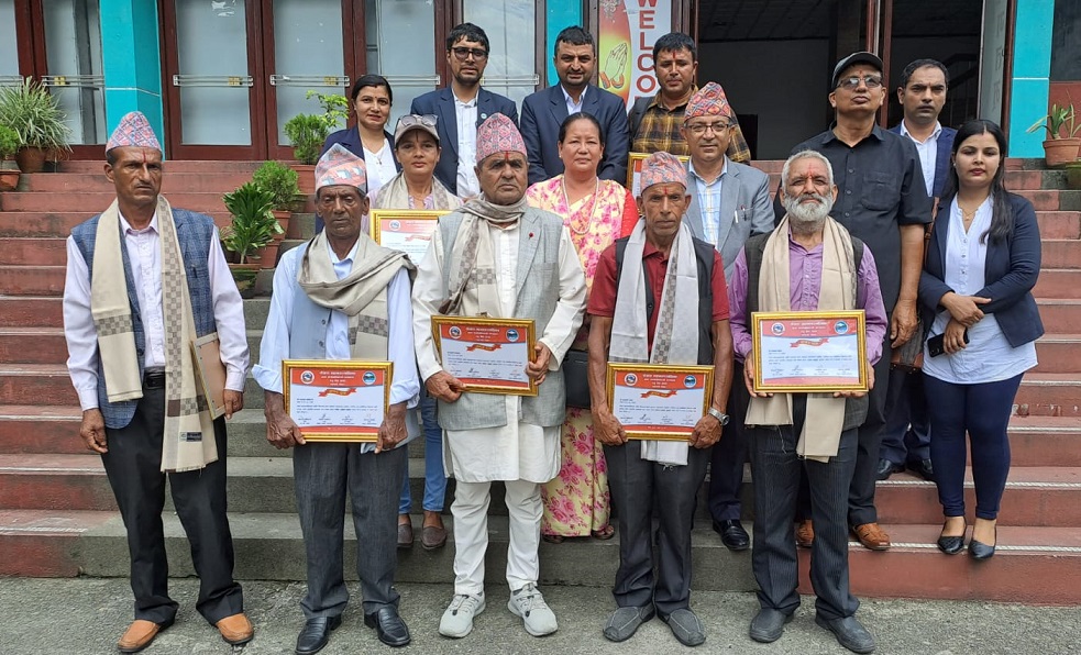 पोखराका उत्कृष्ट कृषकलाई सम्मान