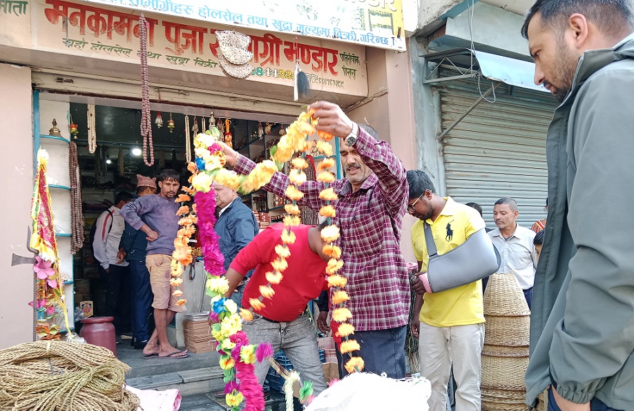 पोखरामा बजार अनुगमन, ४० हजार जरिवाना, १ लाख १० हजारको माला जफत