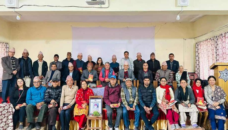 ‘उदाहरणीय व्यक्तित्व पं.ऋषिकेशव’ नामक पुस्तक बिमोचन