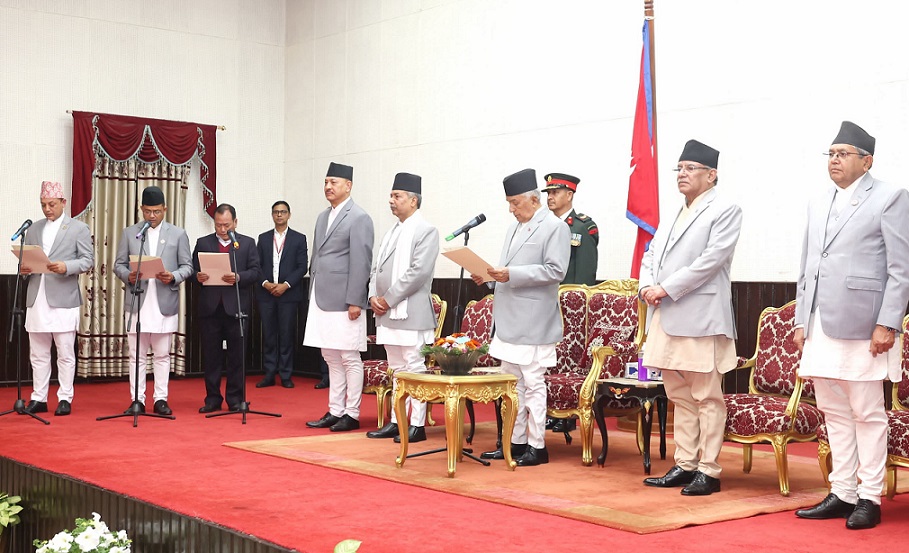 पुष्पकमल दाहाल नेतृत्वको मन्त्रिपरिषद् १८ सदस्यीय, को को बने मन्त्री (सूचीसहित)
