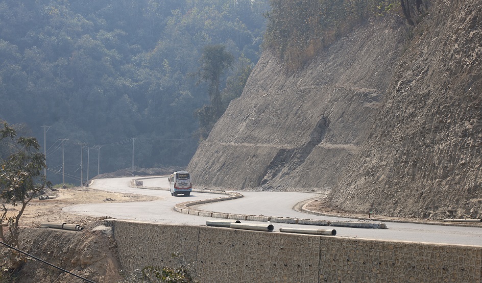 पोखरा मुग्लिङ सडक खण्डको काम तिव्र, पूर्वीखण्डको ५१ प्रतिशत, पर्यटन व्यवसायी उत्साहित