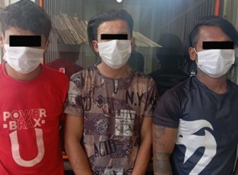 पोखरामा अनलाईन डेलिभरी भवनमा चोरी गर्ने ३ जना पक्राउ