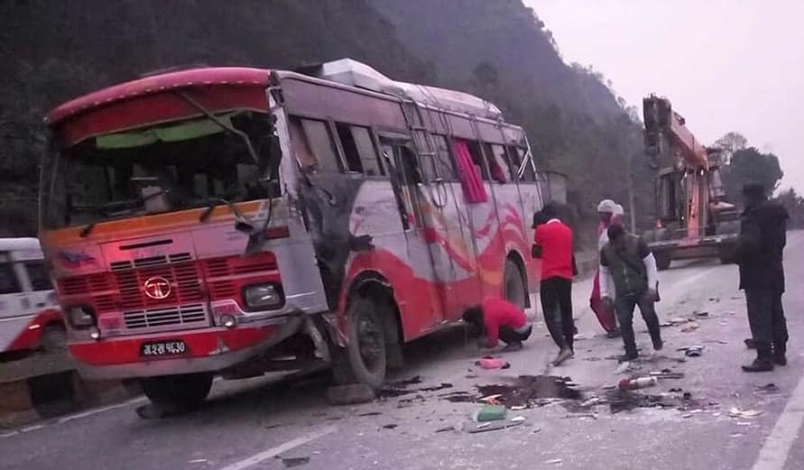 हेम्जा बस दुर्घटनाका घाइते एक जनाको मृत्यु