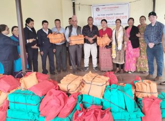 पोखरा महानगरपालिका १० द्धारा वडा भित्रका सामुदायिक विद्यालयलाई स्टेशनरी वितरण