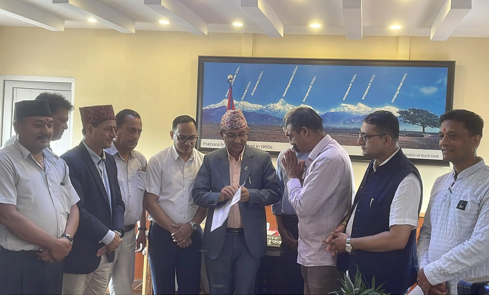 नेपाली काग्रेस कास्कीले पोखराका मयेरलाई १८ बुदे ज्ञापनपत्र