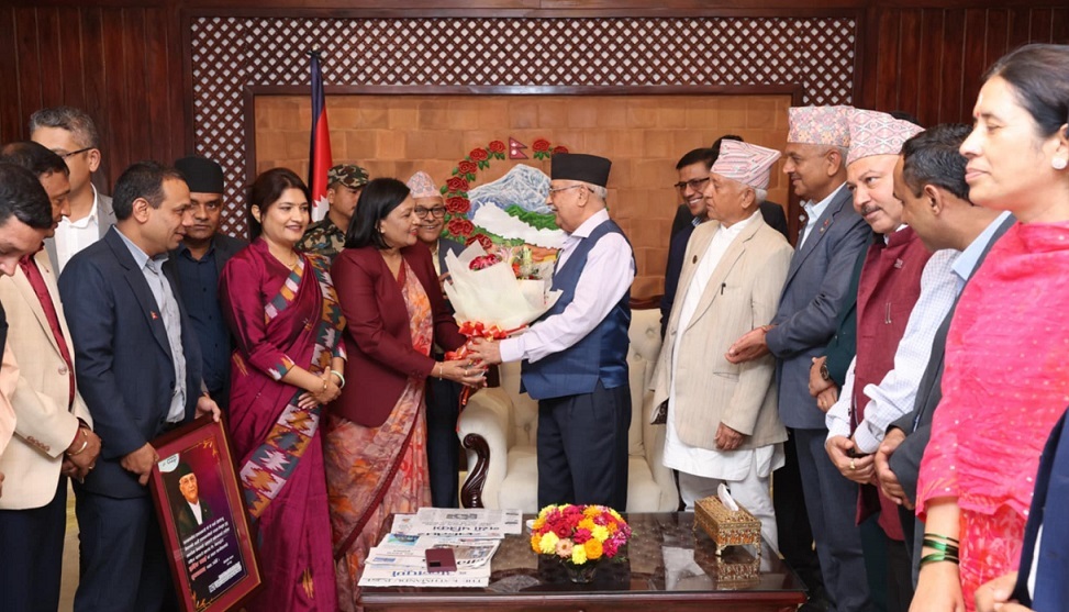 सहकारीको समसामायिक विषयमा प्रधानमन्त्रीलाई महासंघले जानकारी गरायो