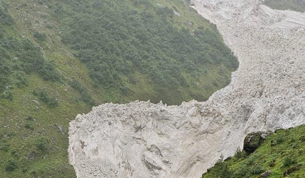 मानापाथी हिमालमा हिमपहिरोः बोक्सीखोला थुनियो