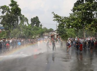 पोखरामा रास्वपा कार्यकर्तालाई पानीको फोहोरा र अश्रुग्यास प्रहार