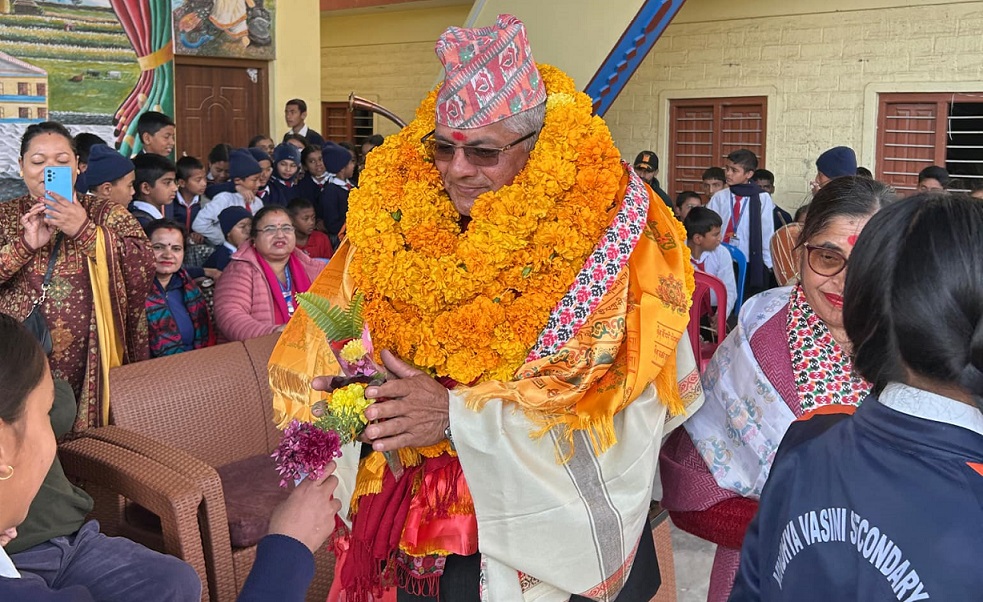 विन्ध्यवासिनी माविमा पुर्व प्रअ अधिकारीको सम्मान सहित विदाई, गलाभरी माला