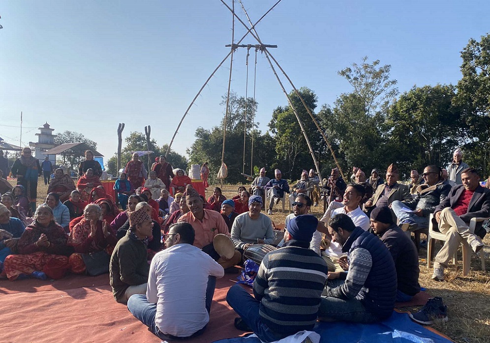 फुलबारी क्लबद्धारा ज्येष्ठ नागरिकलाई धार्मिक क्षेत्र अवलोकन
