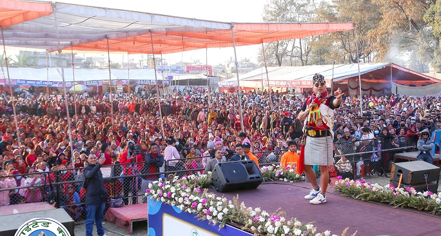 पोखरा महोत्सवमा दर्शकको भीड