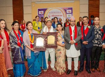 हुतराज श्रेष्ठ स्मृति पर्यटन पुरस्कारबाट तुलाचन र गुरूङ पुरस्कृत