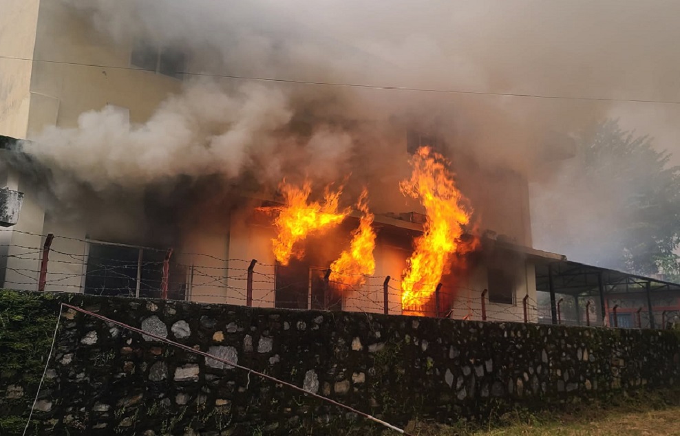 जिल्ला प्रहरी कार्यालय कास्की तोडफोड गर्दा घाइते एक जनाको मृत्यु