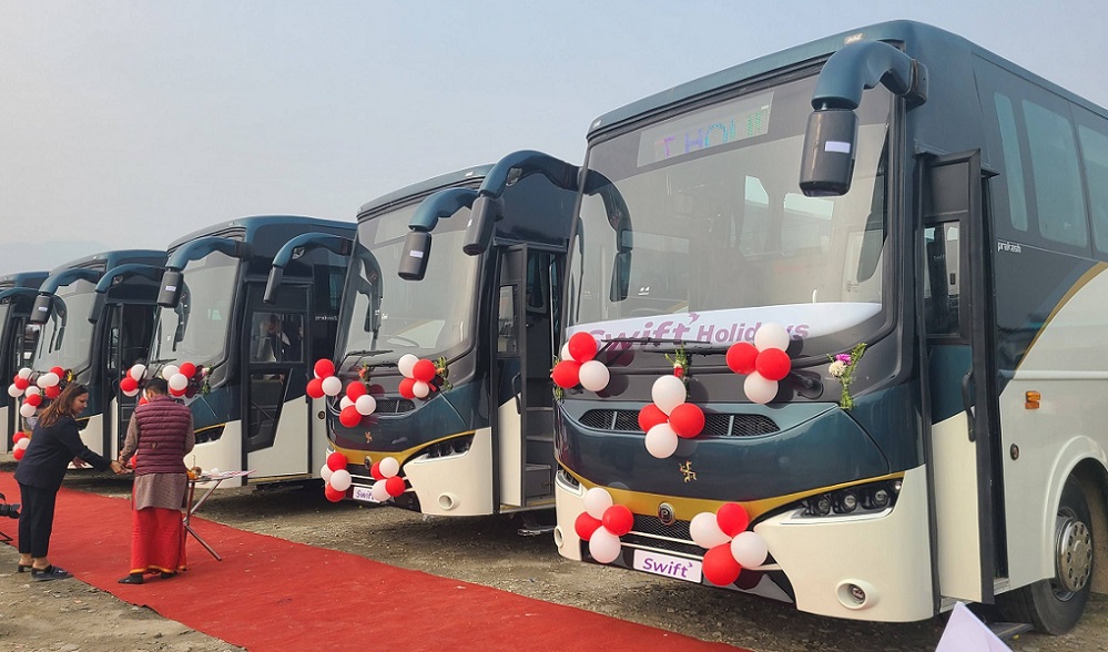 स्विफ्ट होलिडेका युरो सिक्स मापदण्डको लक्जरी बस पोखरा–काठमाडौं चल्ने