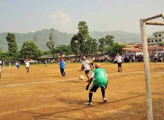 पोखरामा जेष्ठनागरिकका लागि “वाकिङ फुटबल”