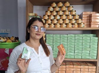स्याङ्जामा सुन्तलाको बोक्राबाट फेस प्याक र आयुर्वेदिक साबुन