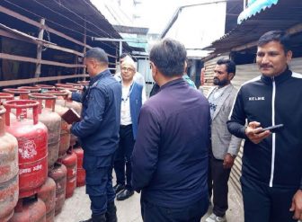 पोखरामा ग्याँस अभाव, उपभोक्तालाई सास्ती, भरि सिलिण्डर वितरणको माग