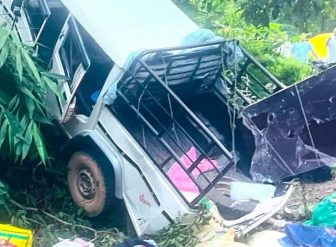 स्याङ्जाको गल्याङमा जीप दुर्घटना, २ जनाको मृत्यु, १७ जना घाइते