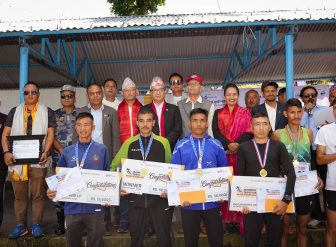 पोखरामा भएको तेस्रो पर्वतीय दौडको उपाधि राउतलाई, राज गुरुङ ‘ लाला ’ र म्याराथन धावक अर्जुन गोदार सम्मानित