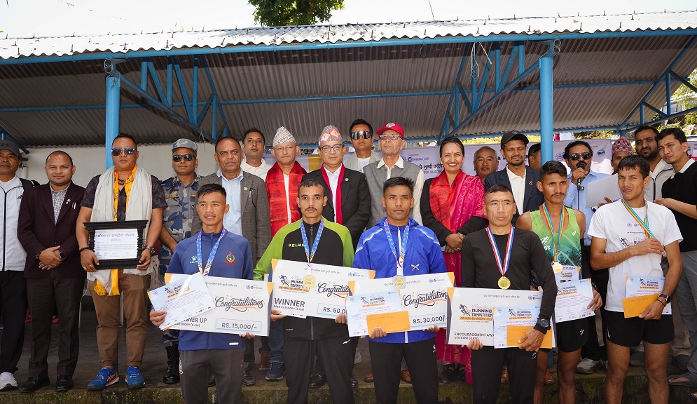 पोखरामा भएको तेस्रो पर्वतीय दौडको उपाधि राउतलाई, राज गुरुङ ‘ लाला ’ र म्याराथन धावक अर्जुन गोदार सम्मानित